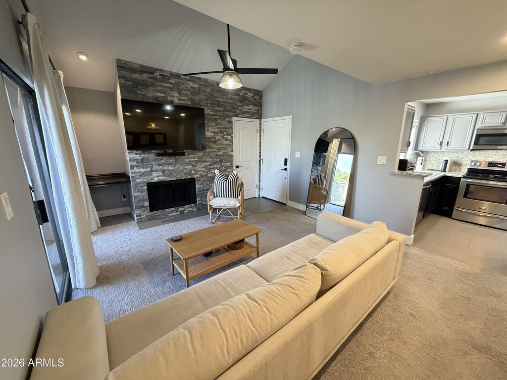 10115 E MOUNTAIN VIEW Road 2104, Scottsdale, AZ 85258