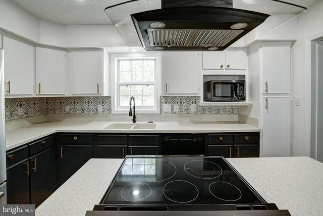 130 OAKLEIGH LN, Bumpass, VA 23024