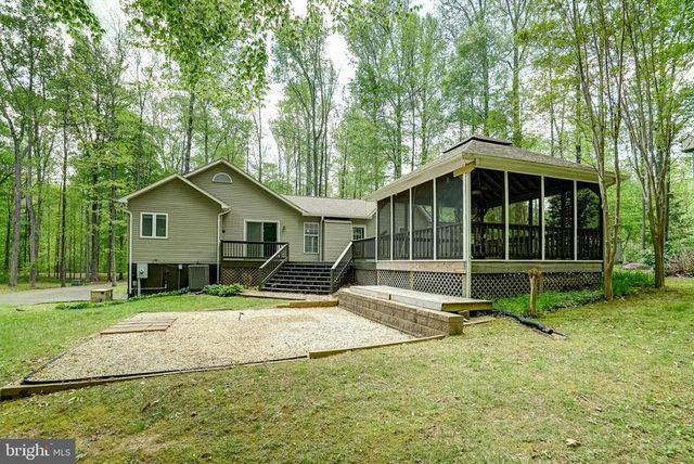 130 OAKLEIGH LN, Bumpass, VA 23024