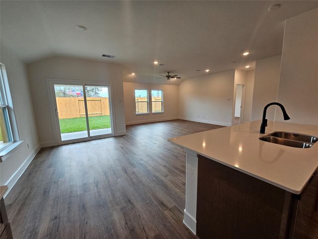 12007 Curlin Drive, Willis, TX 77318