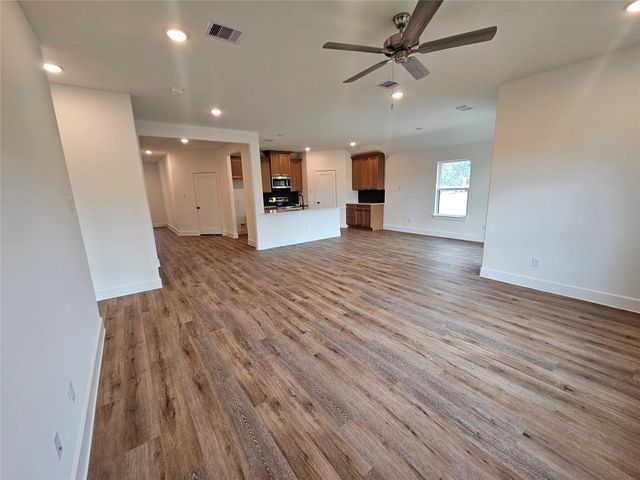 12007 Curlin Drive, Willis, TX 77318
