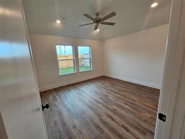 12007 Curlin Drive, Willis, TX 77318