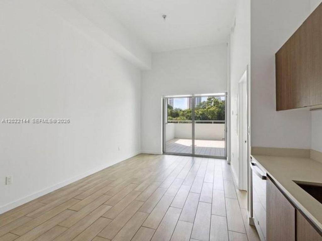 1600 SW 1 Ave 305, Miami, FL 33129