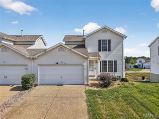 1059 Chesterfield Drive, Wentzville, MO 63385