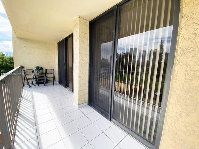 290 174th Street 414, Sunny Isles Beach, FL 33160