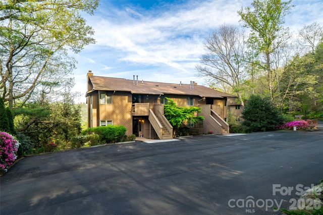 305 Piney Mountain Drive J1, Asheville, NC 28805