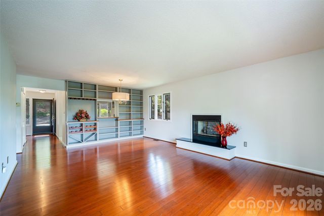 305 Piney Mountain Drive J1, Asheville, NC 28805