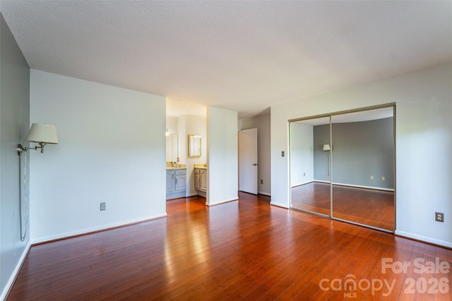 305 Piney Mountain Drive J1, Asheville, NC 28805