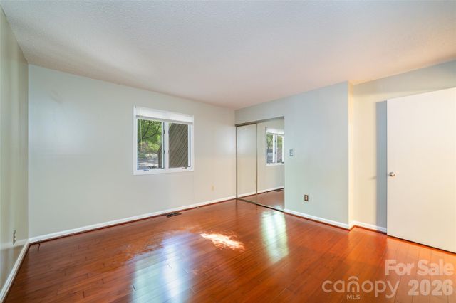 305 Piney Mountain Drive J1, Asheville, NC 28805
