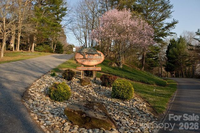 305 Piney Mountain Drive J1, Asheville, NC 28805