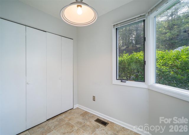 305 Piney Mountain Drive J1, Asheville, NC 28805