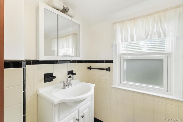 1547 Walt Whitman Road, Melville, NY 11747