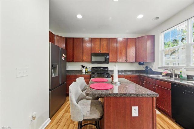 622 Jessica CIR # 21, Newport News, VA 23606