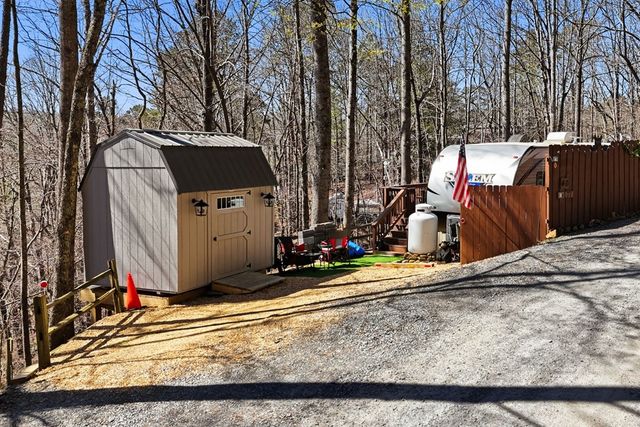 40 9th Street, Ellijay, GA 30540