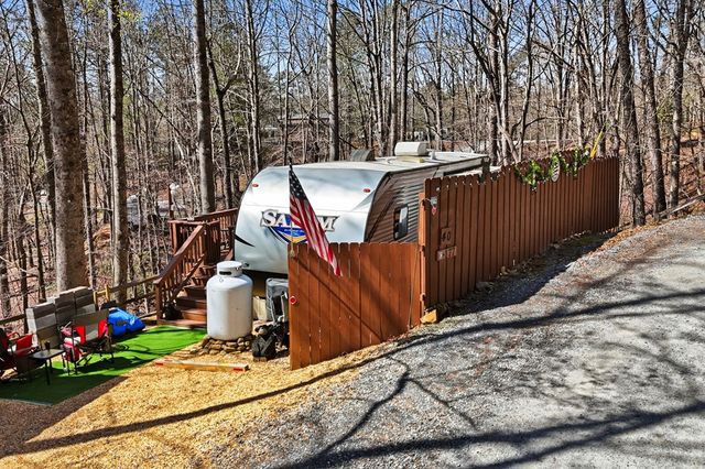 40 9th Street, Ellijay, GA 30540