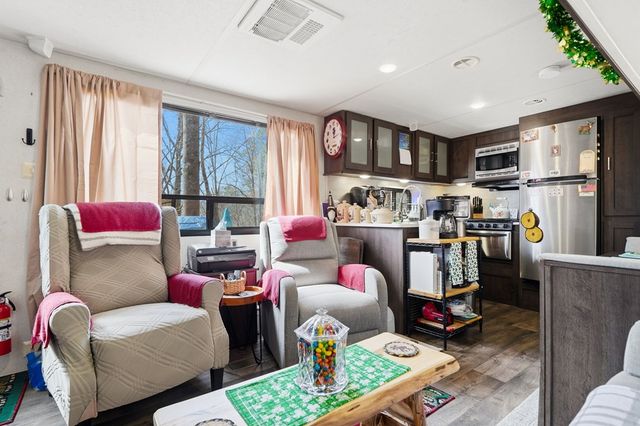 40 9th Street, Ellijay, GA 30540