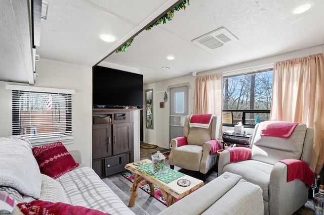 40 9th Street, Ellijay, GA 30540