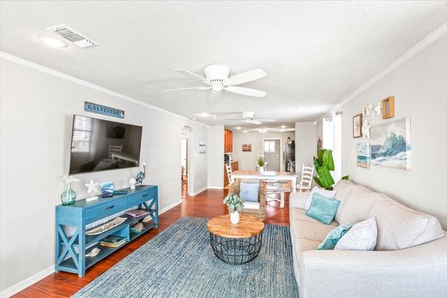 2127 65th Street, Galveston, TX 77551