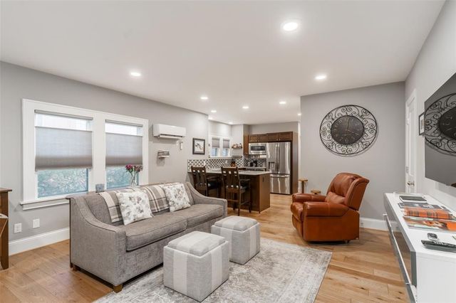 543 53rd Street, Des Moines, IA 50312