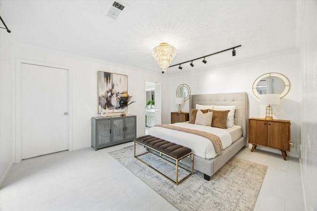 11319 Olympia Drive, Houston, TX 77077