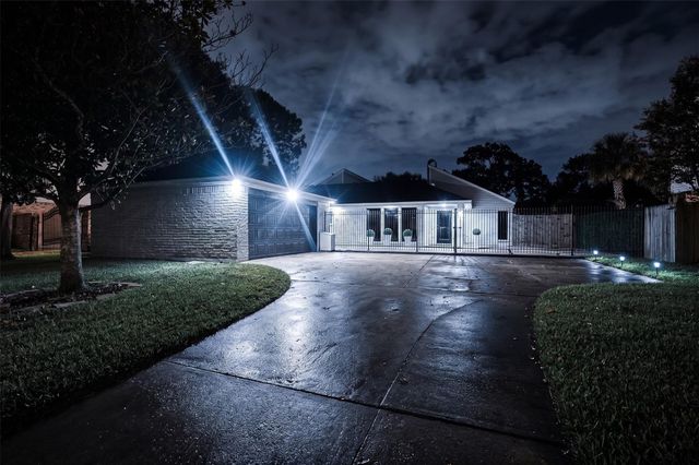 11319 Olympia Drive, Houston, TX 77077
