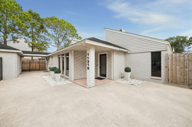 11319 Olympia Drive, Houston, TX 77077
