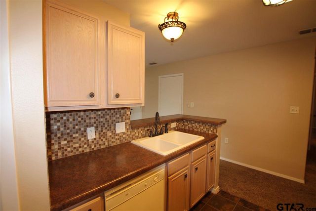 211 Willowbrook, Whitehouse, TX 75791