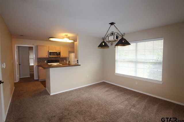 211 Willowbrook, Whitehouse, TX 75791