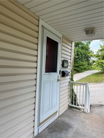 2807 Fayette St, Mckeesport, PA 15132