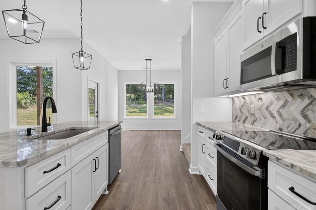 2116 Sable Oaks, Bryant, AR 72022