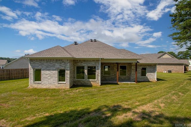 2116 Sable Oaks, Bryant, AR 72022