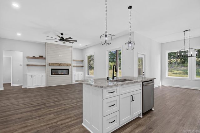 2116 Sable Oaks, Bryant, AR 72022