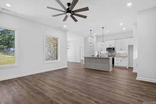 2116 Sable Oaks, Bryant, AR 72022