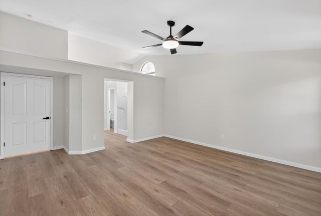 2248 Country Manor Dr, Riverbank, CA 95367