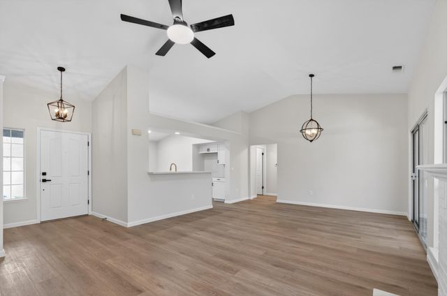 2248 Country Manor Dr, Riverbank, CA 95367