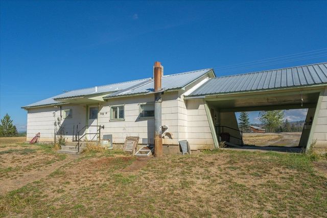 32305 N Elk Chattaroy Rd, Chattaroy, WA 99003