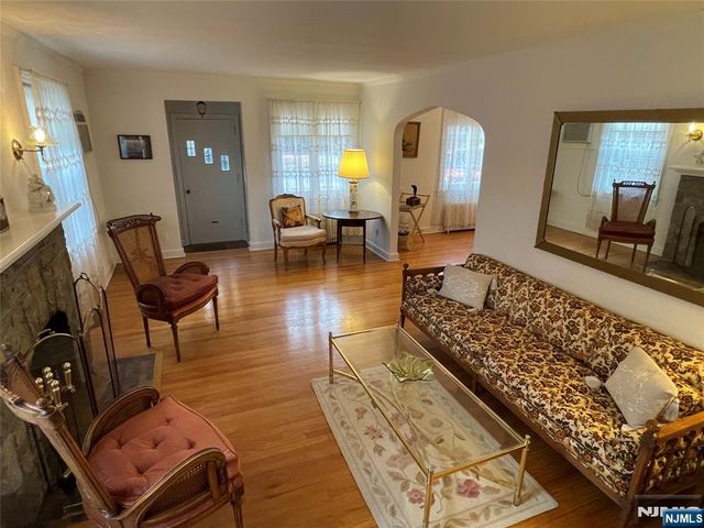 1105 Belle Avenue, Teaneck, NJ 07666