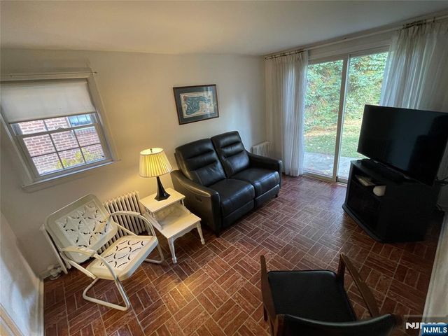 1105 Belle Avenue, Teaneck, NJ 07666