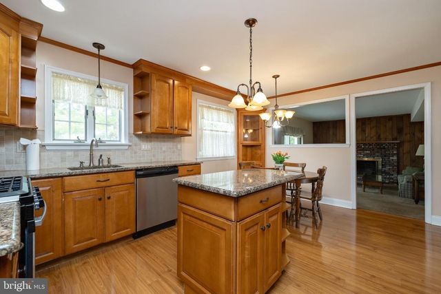 3 ARLINGTON, Sewell, NJ 08080