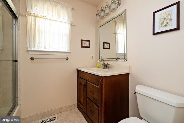 3 ARLINGTON, Sewell, NJ 08080