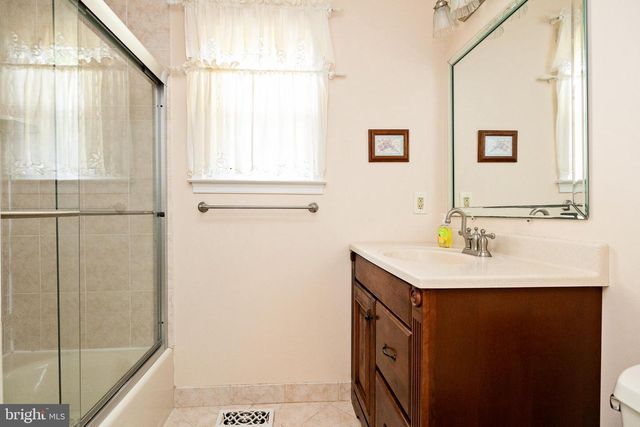 3 ARLINGTON, Sewell, NJ 08080