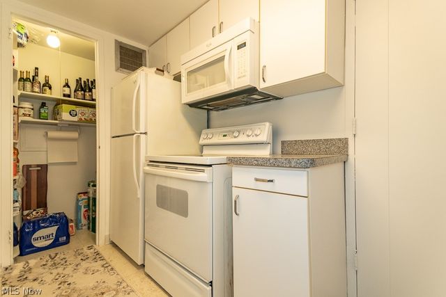 19201 Van Aken Boulevard 313, Shaker Heights, OH 44122