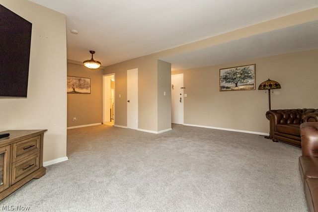 19201 Van Aken Boulevard 313, Shaker Heights, OH 44122