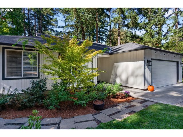 18861 Indian Springs Cir, Lake Oswego, OR 97035