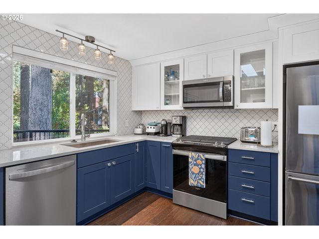 18861 Indian Springs Cir, Lake Oswego, OR 97035