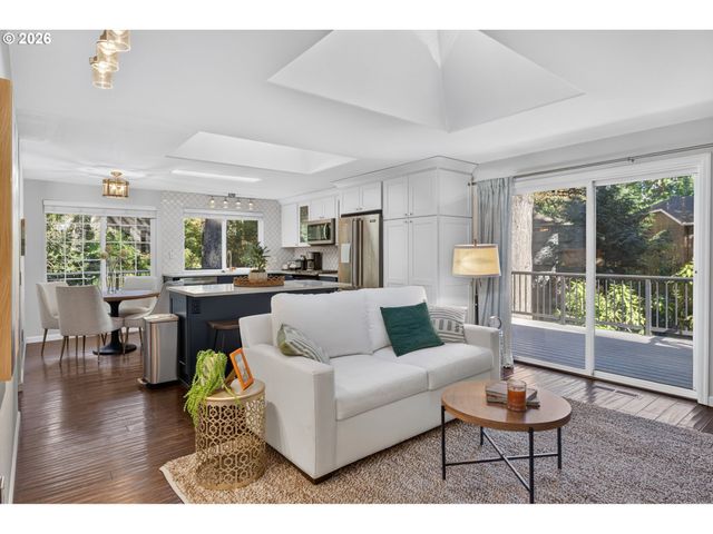 18861 Indian Springs Cir, Lake Oswego, OR 97035