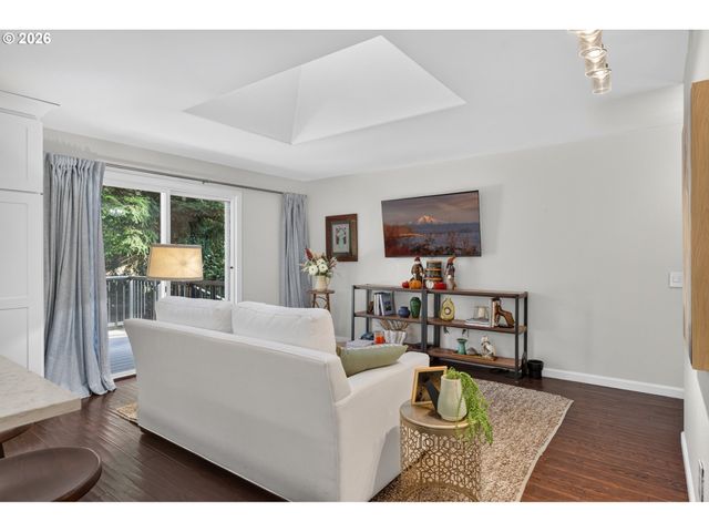 18861 Indian Springs Cir, Lake Oswego, OR 97035