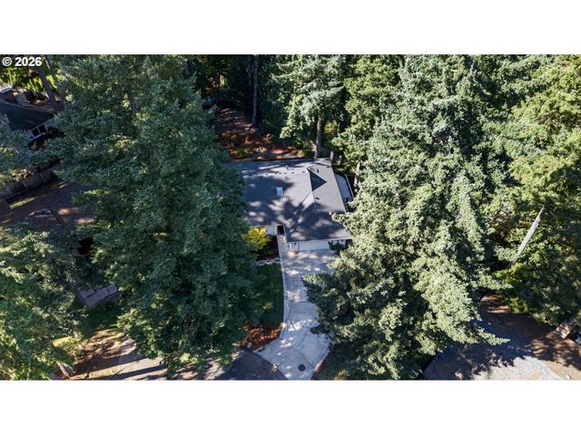 18861 Indian Springs Cir, Lake Oswego, OR 97035