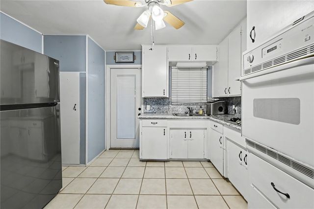 4018 Lamont St, Corpus Christi, TX 78411