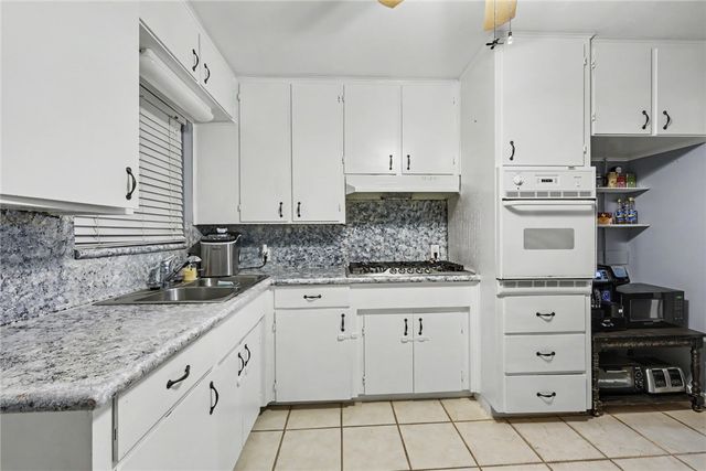 4018 Lamont St, Corpus Christi, TX 78411